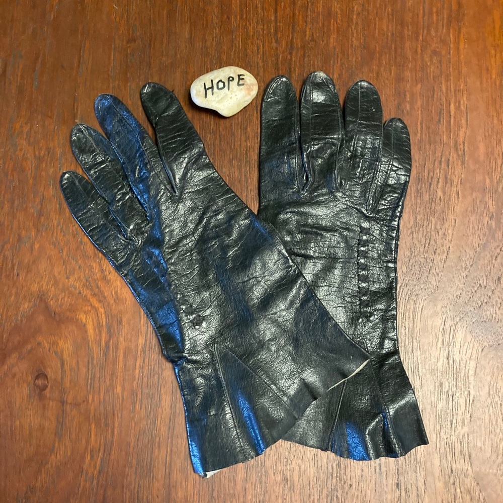 Vintage Breakfast at Tiffany’s black leather glove